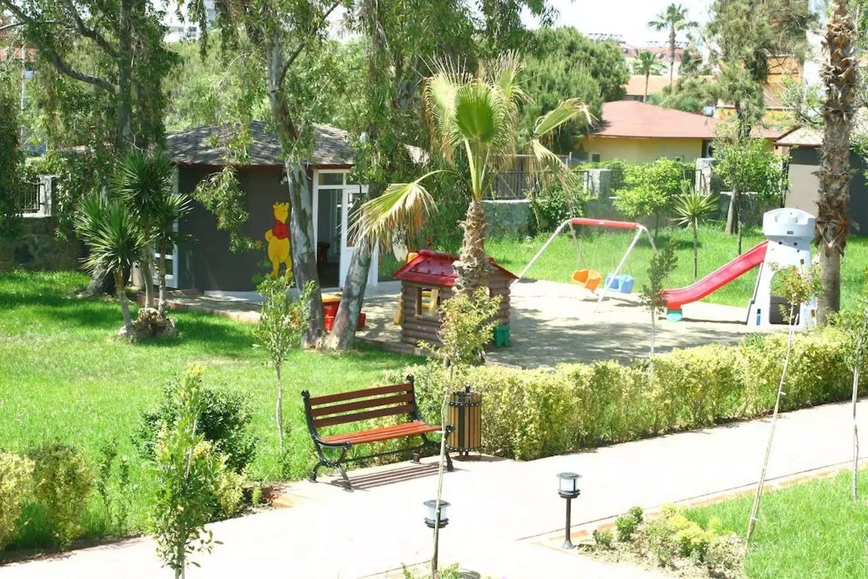 SENZAINOVA_SHABAVIZPARVAZ (13).jpg